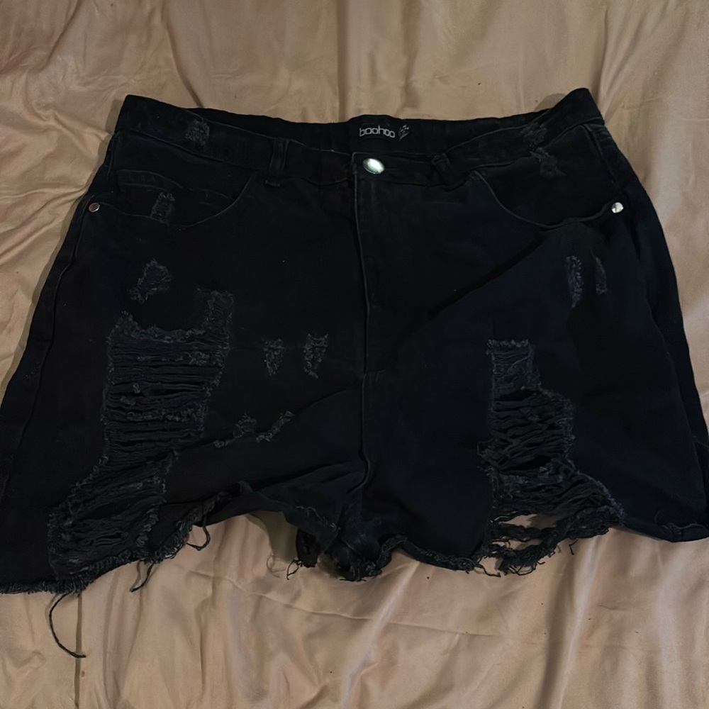 High waisted short black boohoo shorts